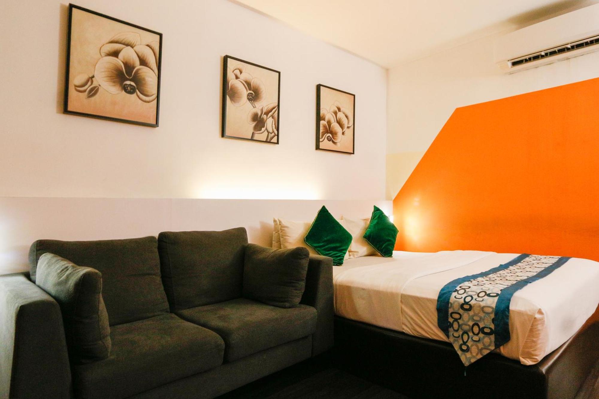 Golden Roof Hotel Ampang Іпох Екстер'єр фото